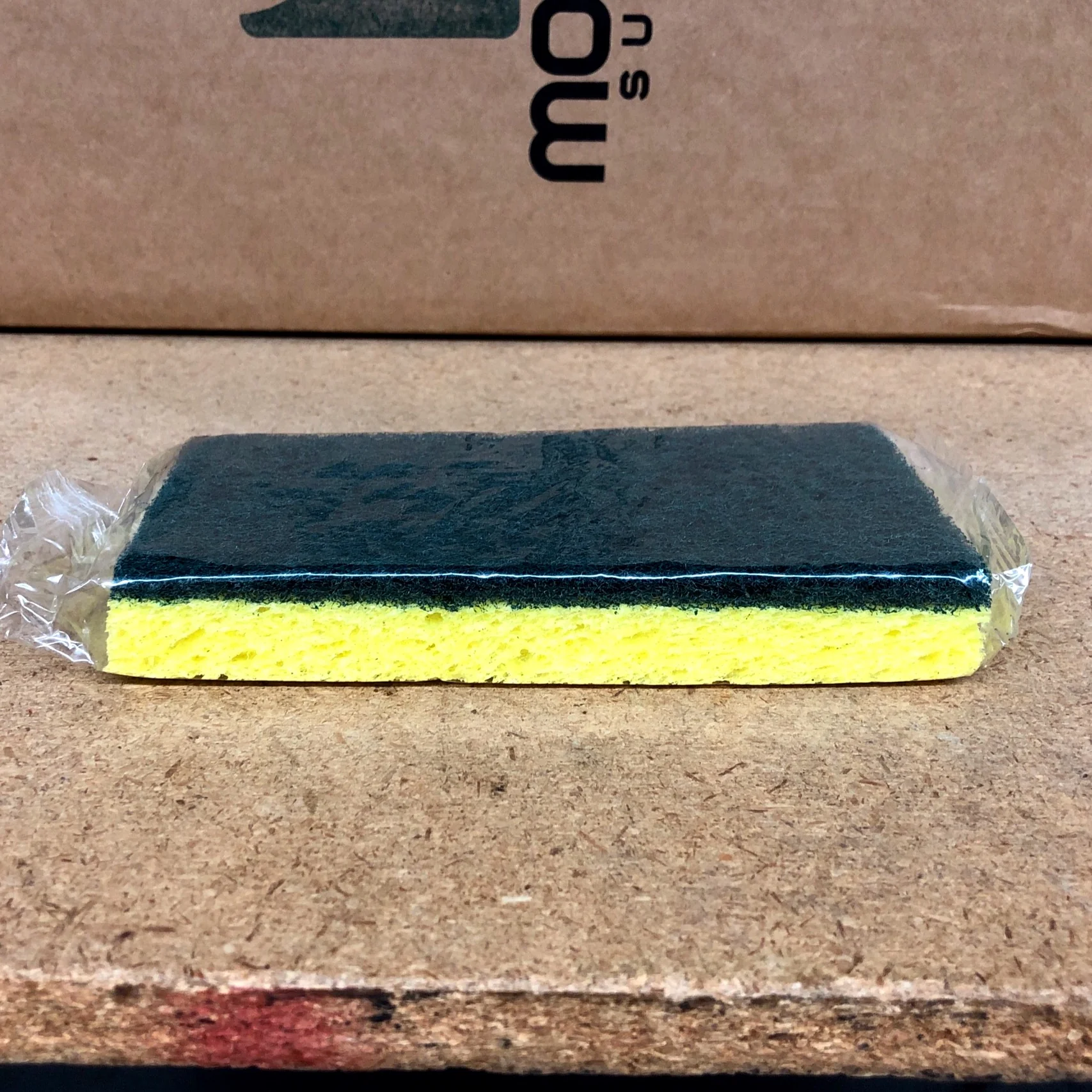 GREEN SPONGE SCRUBBER, MEDIUM DUTY, (3.6